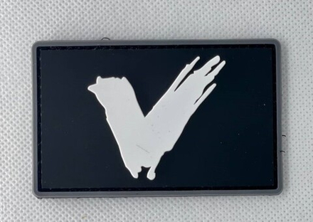 шеврон V 5x8 см ПВХ черный с белым