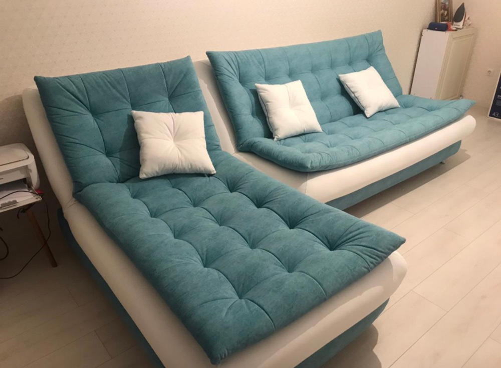 Модульный диван с оттоманкой