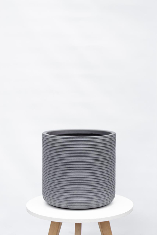 Кашпо рифленое серое для крупномеров д 34см