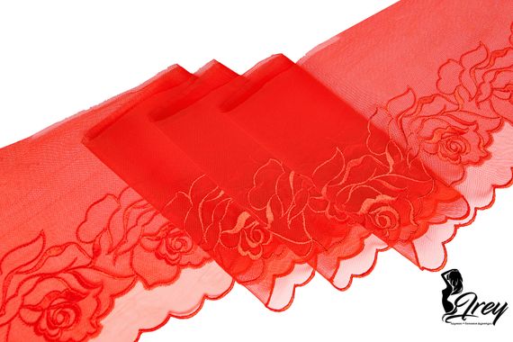 05-153 Вышивка на неэл. сетке двухслойная 18 см, Розы, красный (правая)