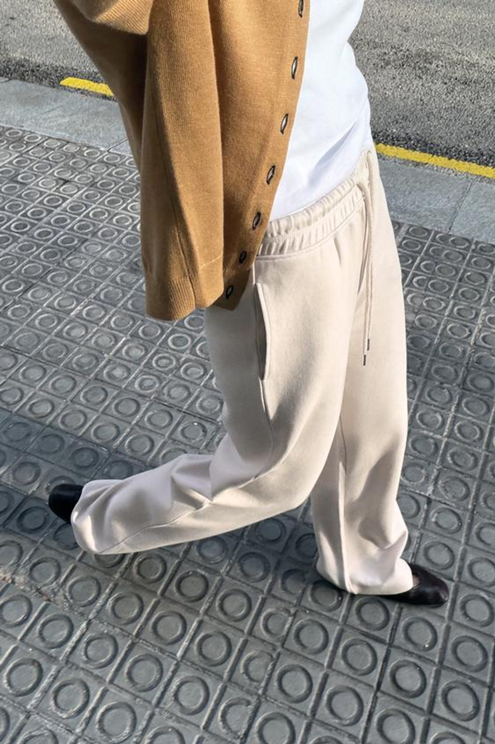 ZARA БРЮКИ ИЗ ТРИКОТАЖА ИНТЕРЛОК С ЭФФЕКТОМ ПОТЕРТОСТИ, ЭКРЮ