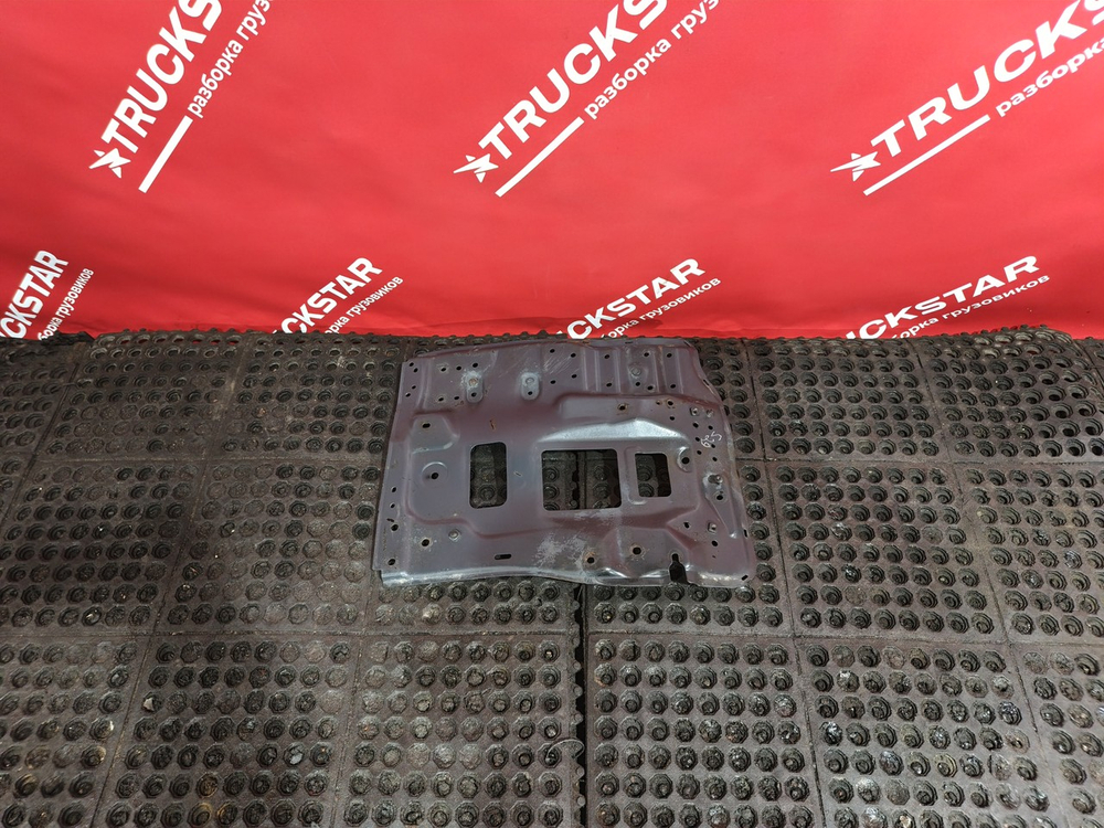 Кронштейн подножки правой 2019г.