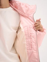 Пуховик стеганый "Розовый" женский