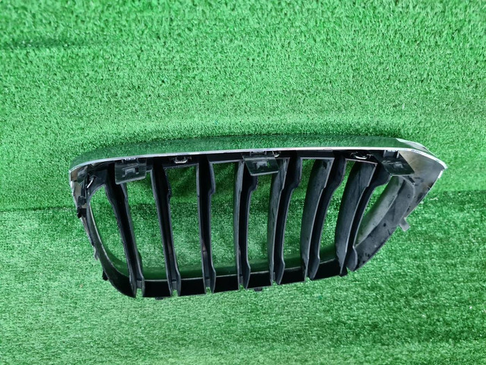 Решетка радиатора правая BMW X3 G01 X4 G02 (17-21)