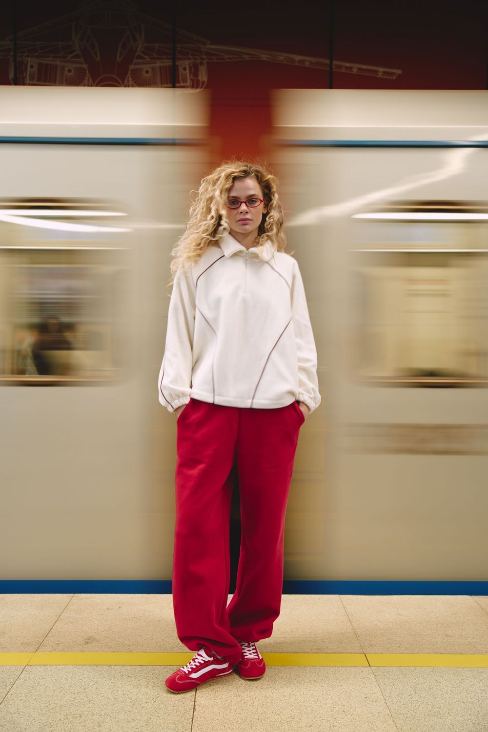 Брюки с велюровым эффектом "Брусника" утепленные женские