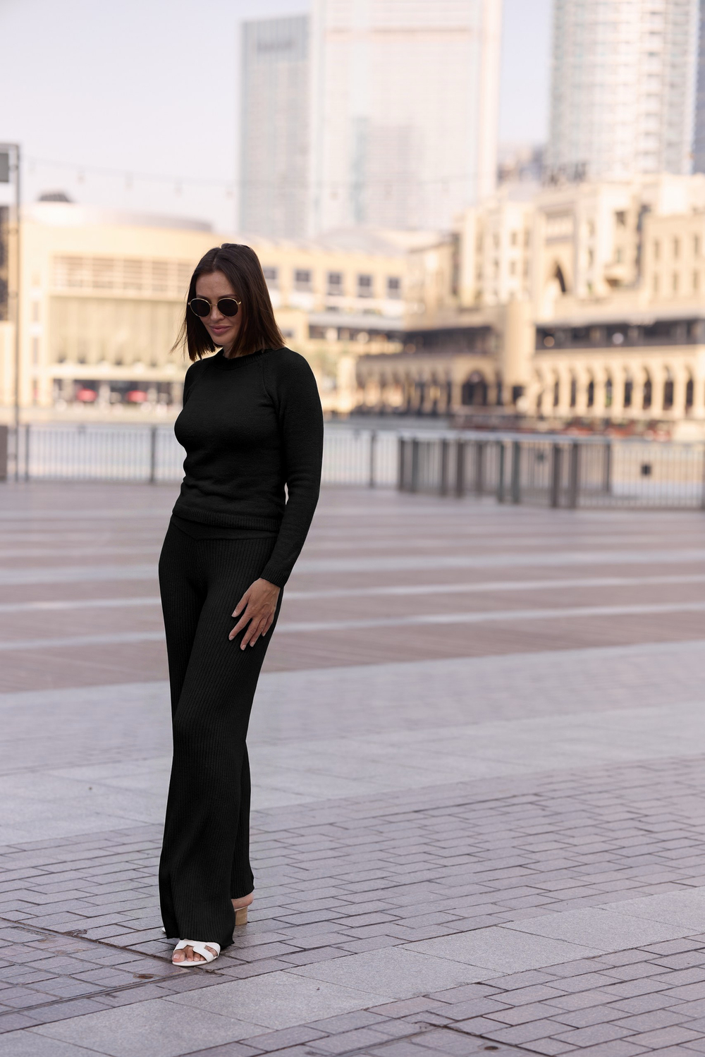 брюки  в черном цвете