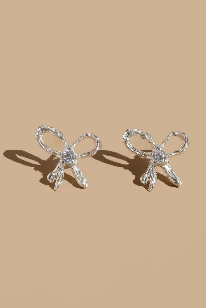 Серьги WHITE RIBBON EARRINGS / Puntus