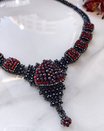 Колье из бисера "Ника" ручной работы с камнем Гранат