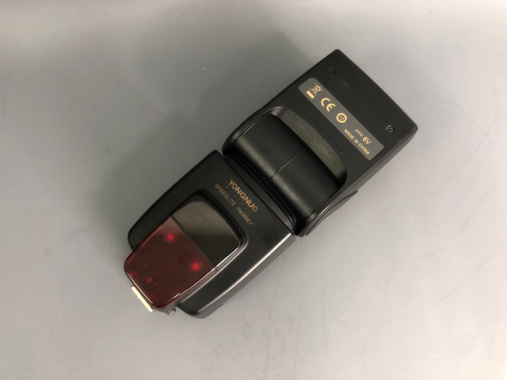 YongNuo YN-568EX Speedlite