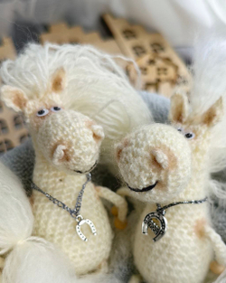 Мастер-класс Свяжем лошадку