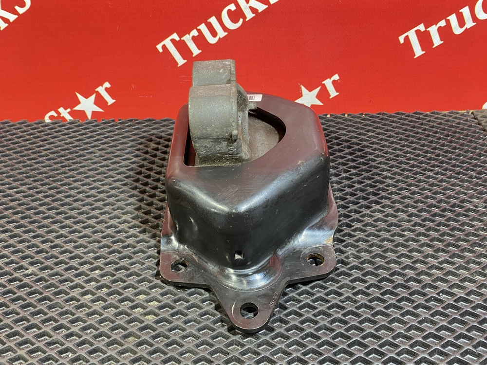 Подушка двигателя задняя 2018г