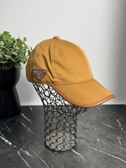 Бейсболка Prada