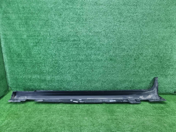 Накладка порога правая Mercedes AMG GT (2017-2023)