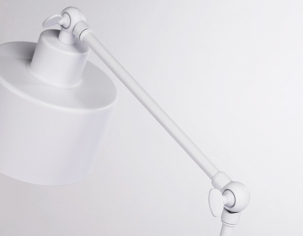 Настольная лампа офисная Ambrella Light TR TR8152