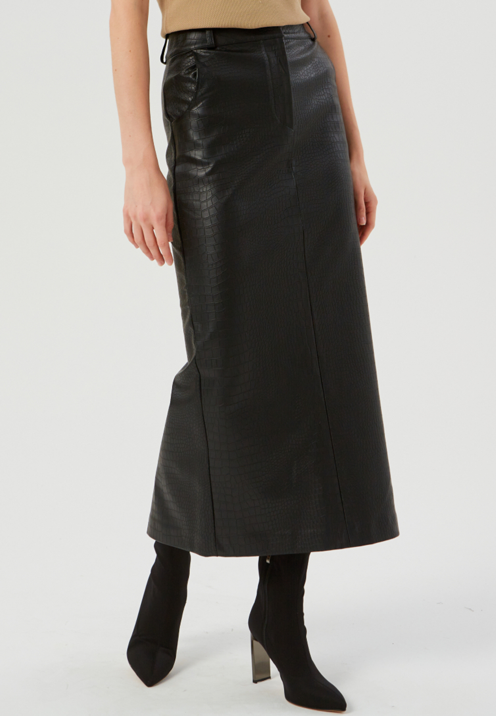 Юбка из экокожи под крокодила черная