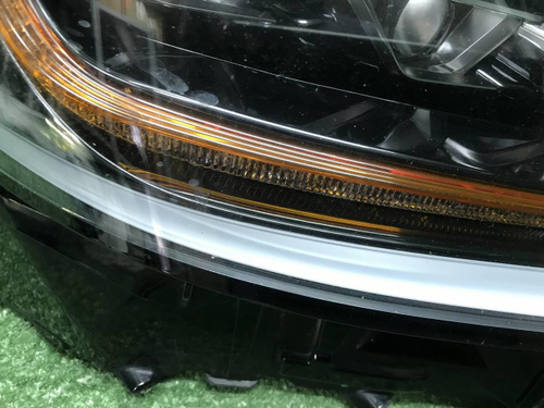 Битая Фара правая Lexus ES 7 (2018-2021) LED