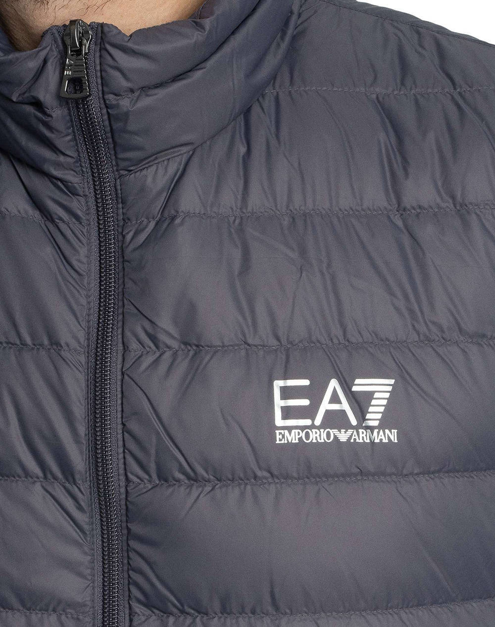 Жилет EA7