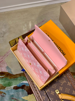 Louis Vuitton Sarah Wallet