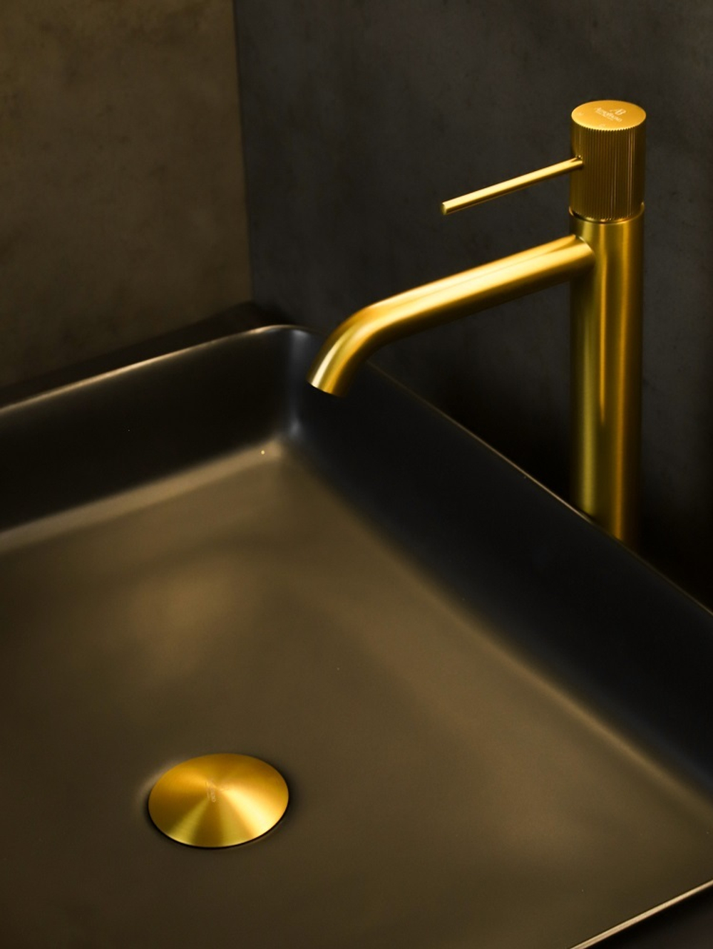 Смеситель для раковины AltroBagno Bilancia 010227 BG