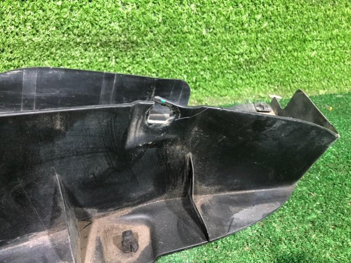 Пыльник заднего бампера левый Toyota Land Cruiser 200 (2015-2021)