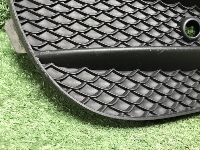 Решетка перед. бампера Mercedes E W213 (16-21) AMG