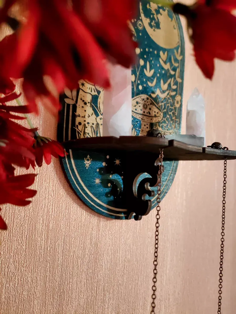 Полка для маятников и кристаллов, украшение алтаря на стену