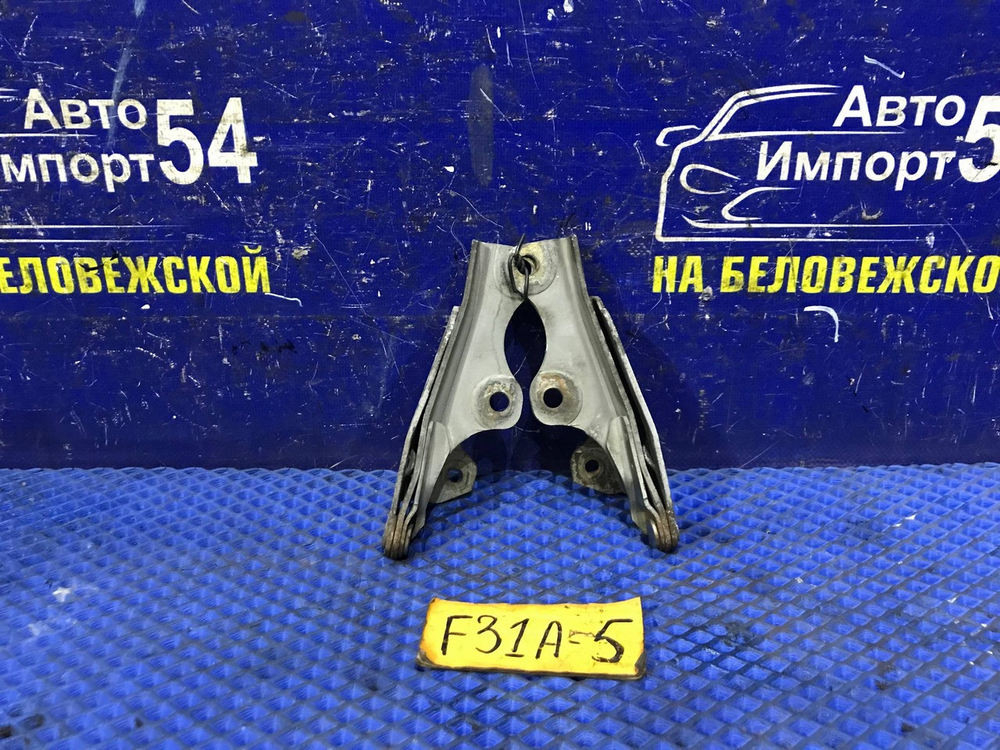 Петля капота правая MITSUBISHI DIAMANTE 2000