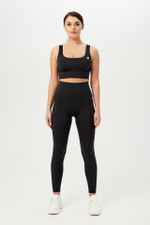 Топ с глубоким вырезом