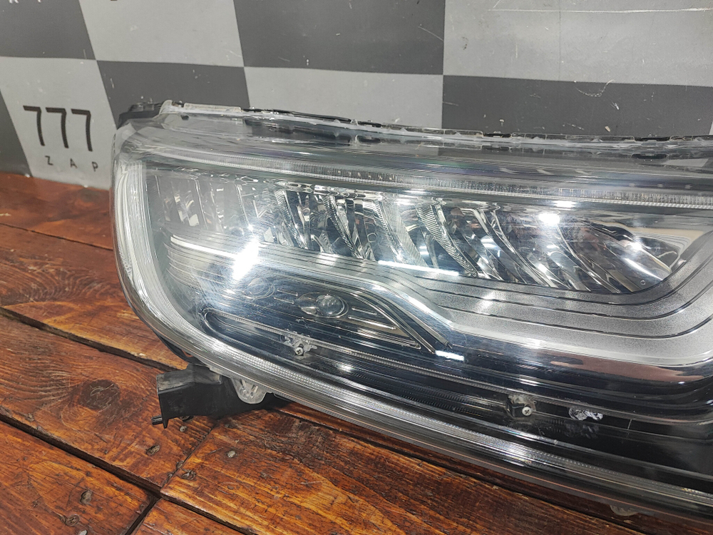 Фара правая LED Honda CR-V 5 Оригинал целая 33100TLAG11