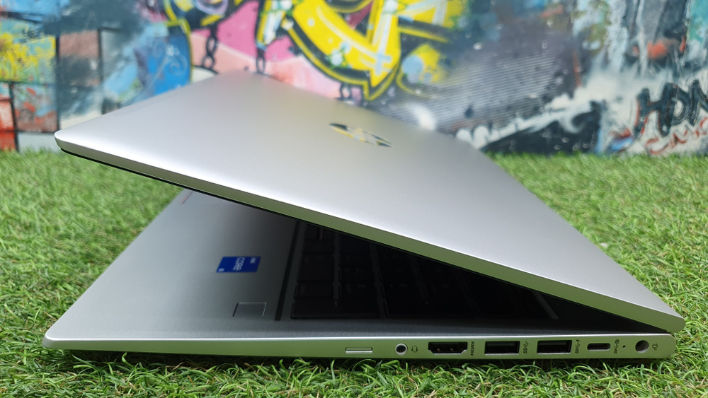 Ноутбук HP i5-12/16 Gb/FHD