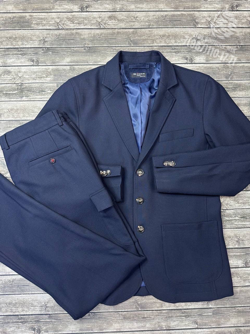 Классический костюм Kiton