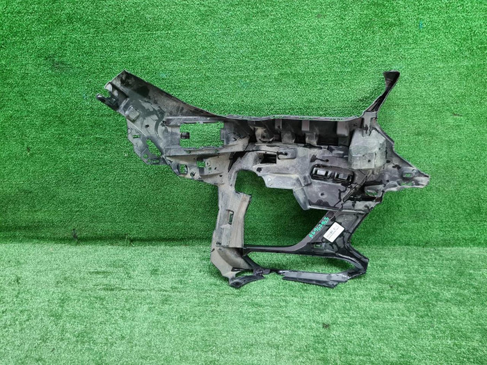 Кронштейн переднего бампера лев. BMW X6M F96 19-23