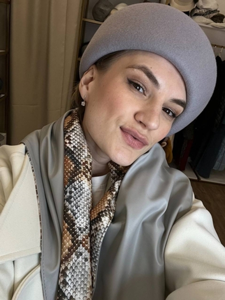 Берет фетр асимметричный серебро