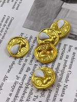 Пуговицы Скиап. золотистые "Зуб с белой эмалью"