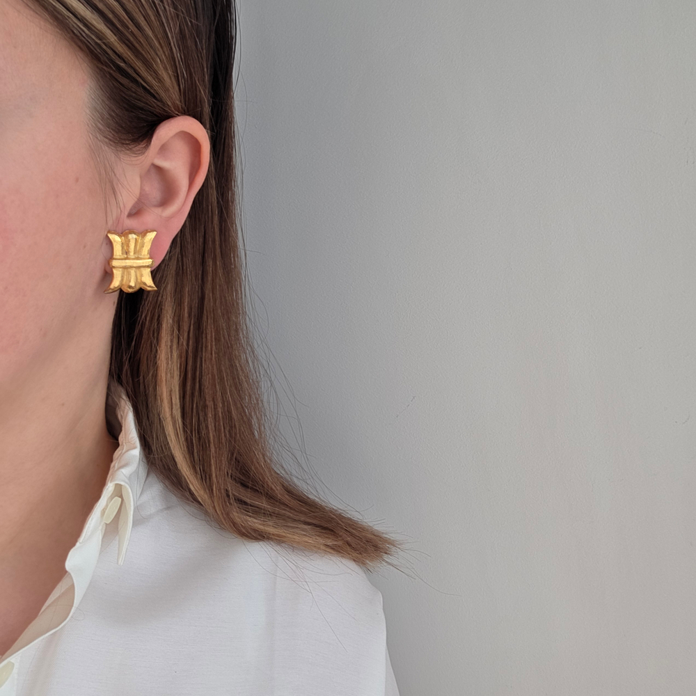 Клипсы с тремя лепестками