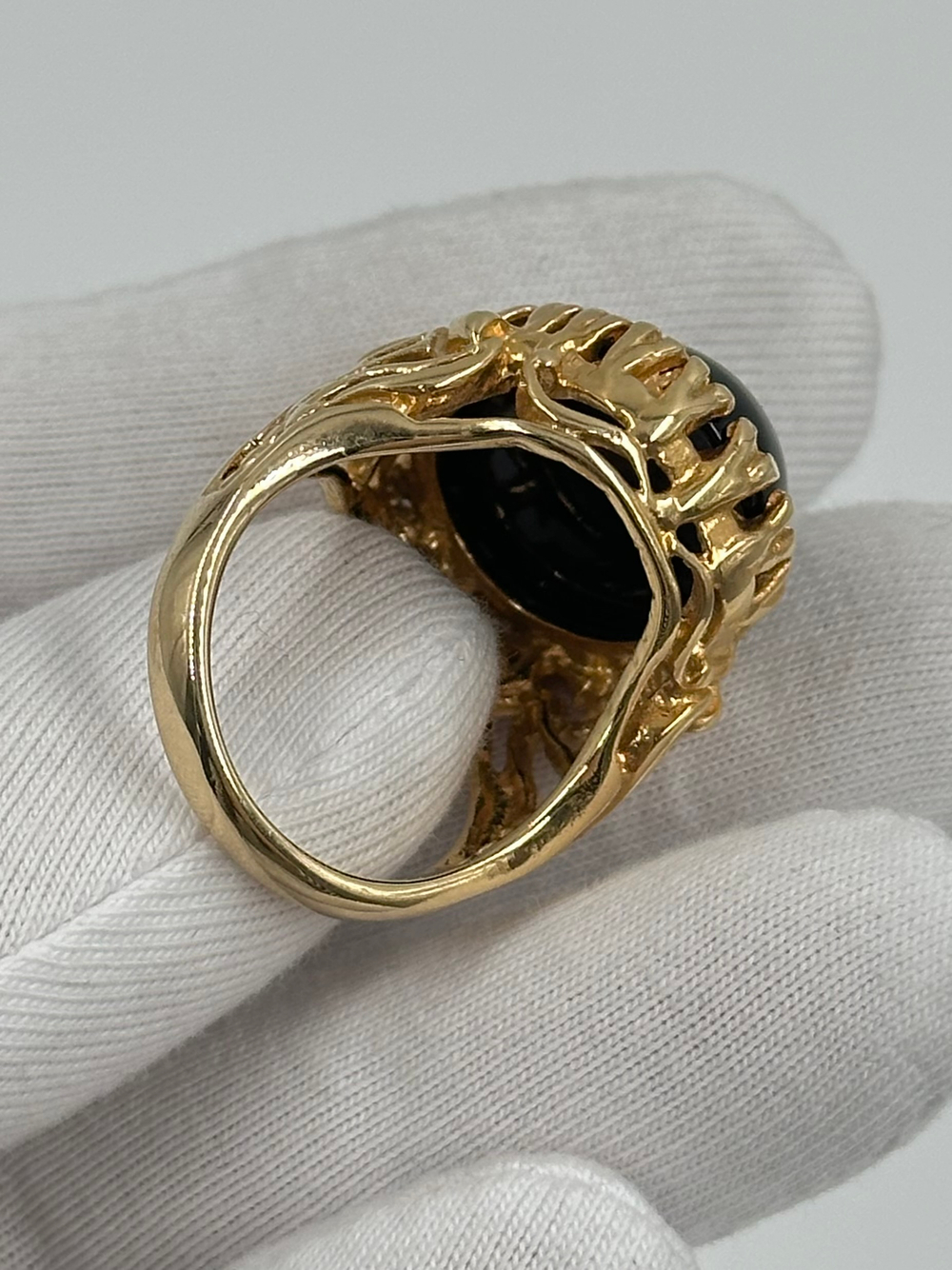 Кольцо с черным кабошоном