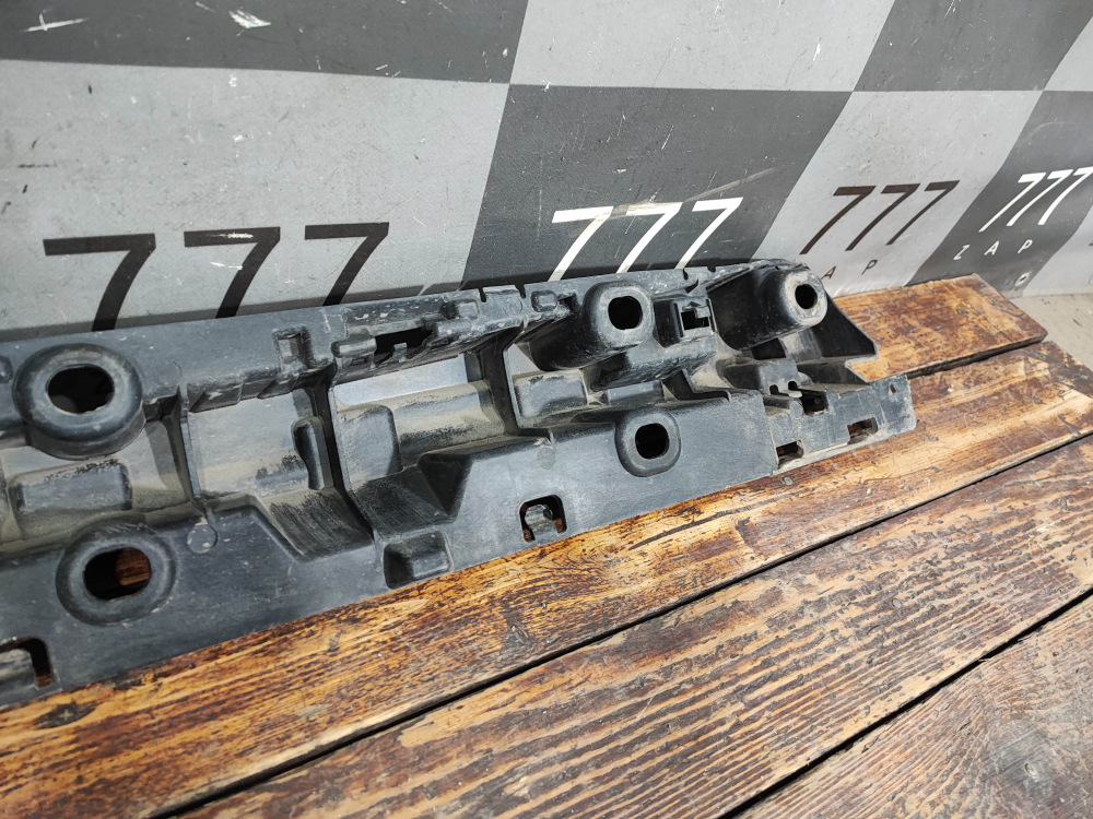 Кронштейн порога правого BMW X6 (G06) 19-нв Б/У Оригинал 51777425466