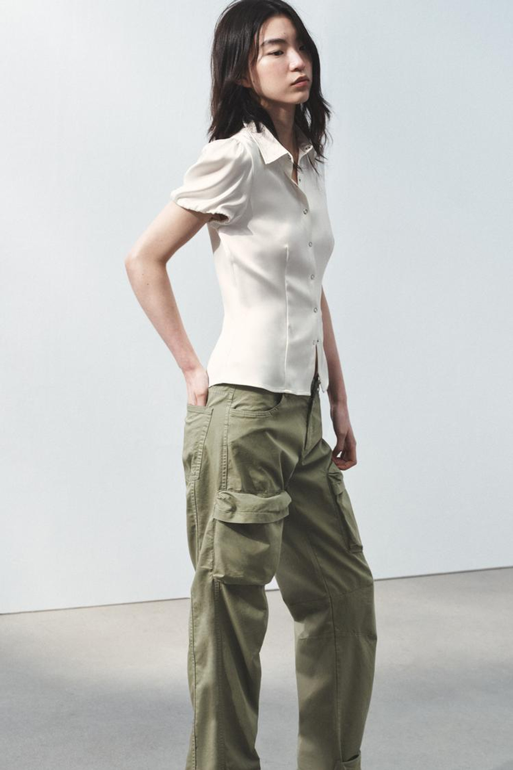 ZARA АТЛАСНАЯ РУБАШКА, ЖЕЛТОВАТО-БЕЛЫЙ