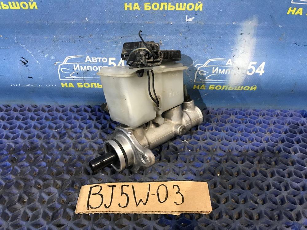 Главный тормозной цилиндр MAZDA FAMILIA 2001