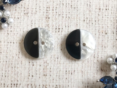 Пуговицы костюмные, d 2 см, черно-белые