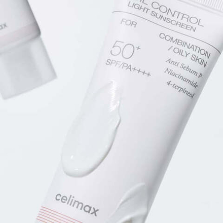 Celimax Лёгкий солнцезащитный крем Oil Control Light Sunscreen SPF50+ PA++++