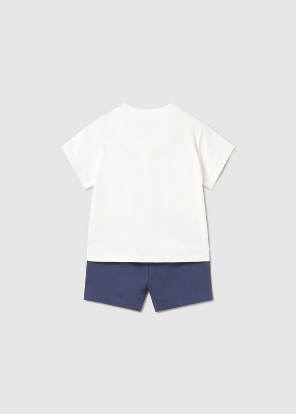 футболка с шортами