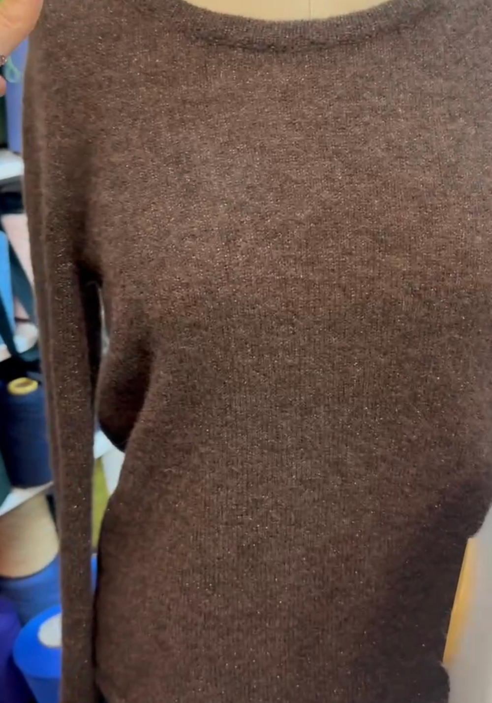 GLARE - Botto Giuseppe; 78% вспушенный меринос, 16% п/а, 6% люрекс; 1200м/100гр; col. 1193, цвет: коричневый; S704;Есть бобинка: 141, 260 гр