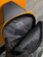 Сумка-мессенджер Louis Vuitton