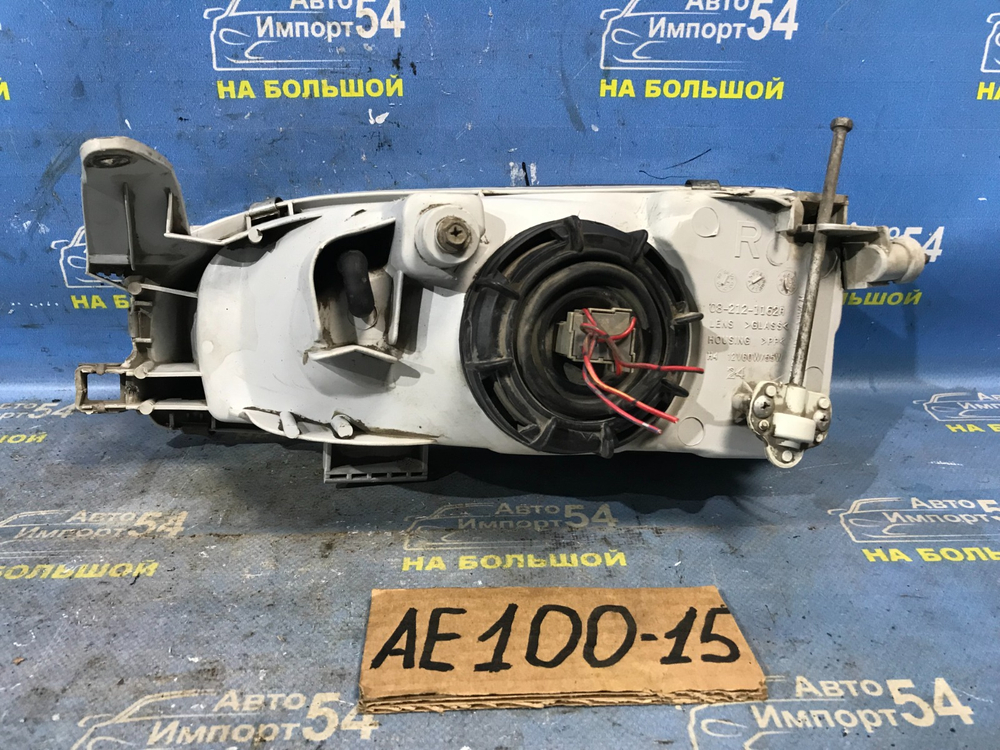 Фара передняя правая TOYOTA SPRINTER 1992