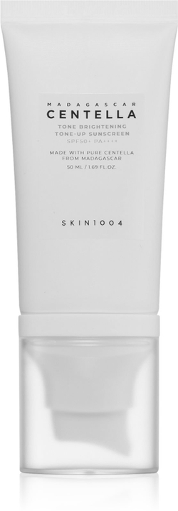 SKIN1004 Madagascar Centella Tone Brightening Tone-Up Sunscreen - защитный ультралегкий флюид для лица с осветляющим эффектом /  SPF 50+ 50  ml  / GTIN 8809576261622