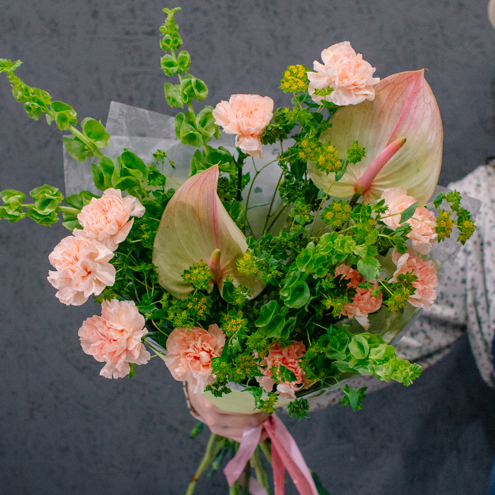 3. Необычный букет с антуриумом