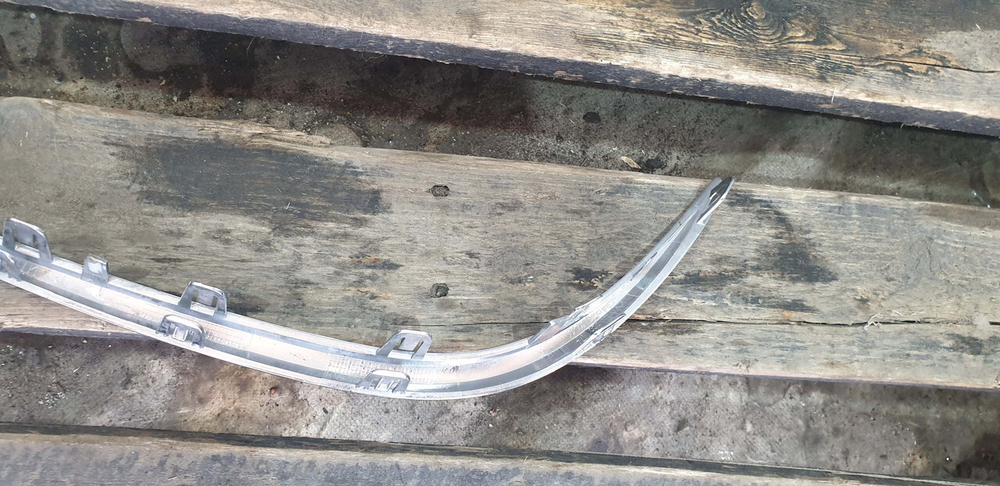 Молдинг переднего бампера Mercedes E-Class W213 16-21 Б/У Оригинал A2138850174