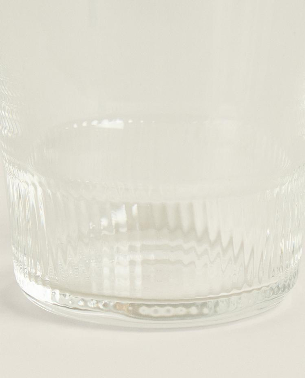 ZARA HOME СТЕКЛЯННЫЙ СТАКАН С РЕЛЬЕФНЫМ ДИЗАЙНОМ, ПРОЗРАЧНЫЙ