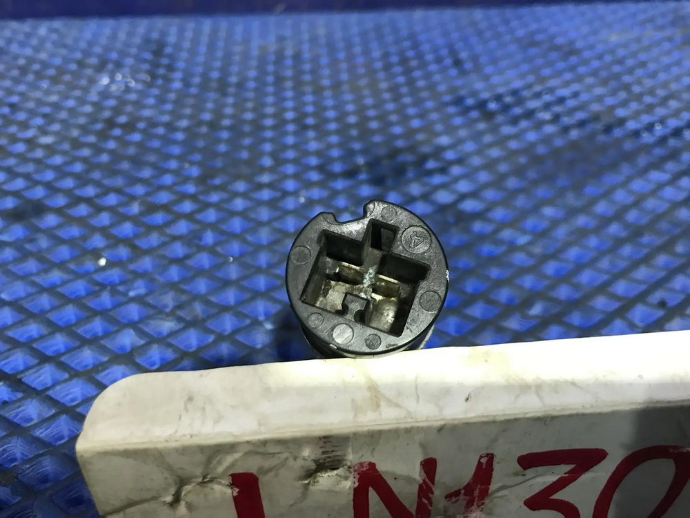 Датчик педали тормоза TOYOTA HILUX SURF 1992